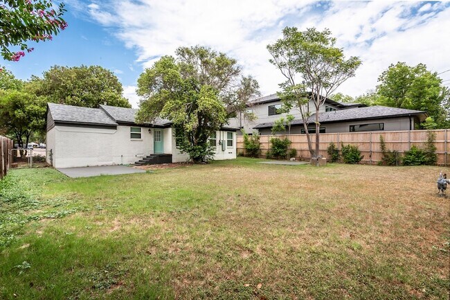 Building Photo - 3928 Valley Ridge Rd