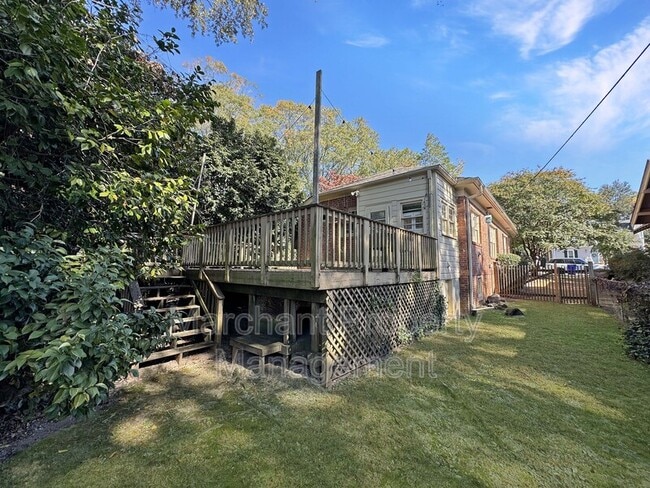 Building Photo - 6 Tomassee Ave