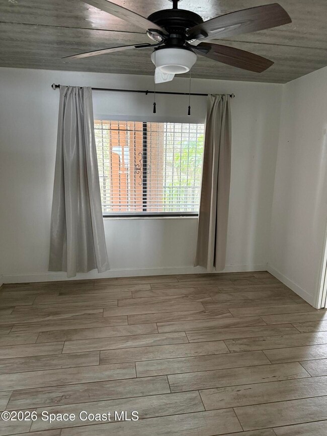 Building Photo - 1540 Riverside Dr