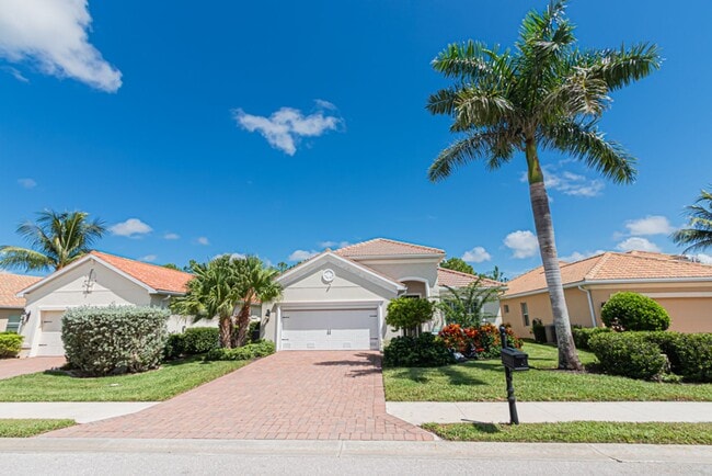 Building Photo - Seasonal or Annual Luxury Home With Pool in Reflection Lakes - AVAIL APRIL-FORWARD