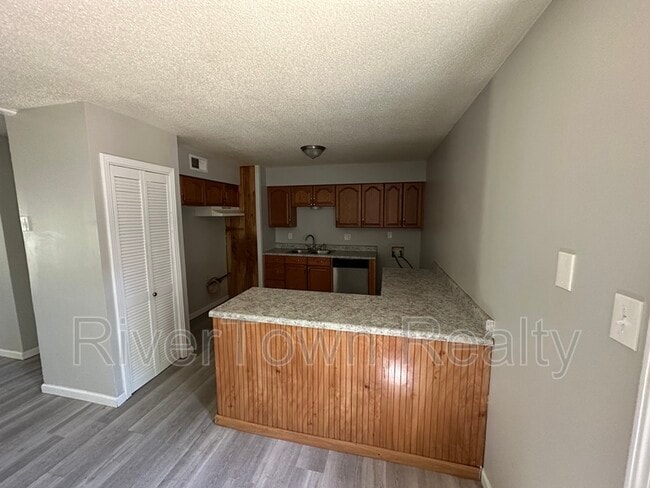 Building Photo - 2895 Briarwood Dr