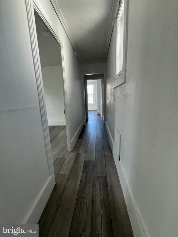 Building Photo - 762 Broad St