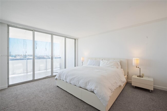 Building Photo - 1900 Sunset Harbour Dr