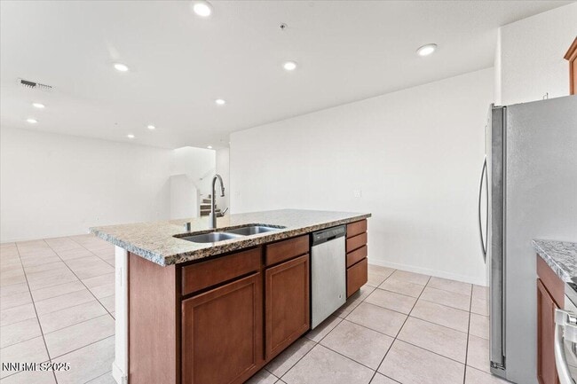 Building Photo - 1048 Big Rock Loop