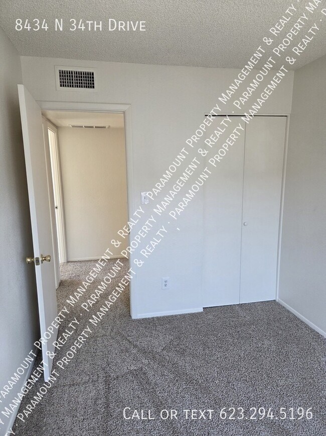 Building Photo - 8434 N 34th Dr