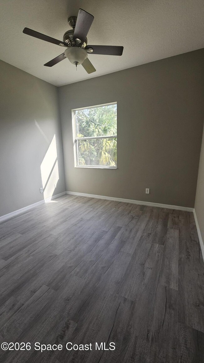 Building Photo - 1024 Westport St SE