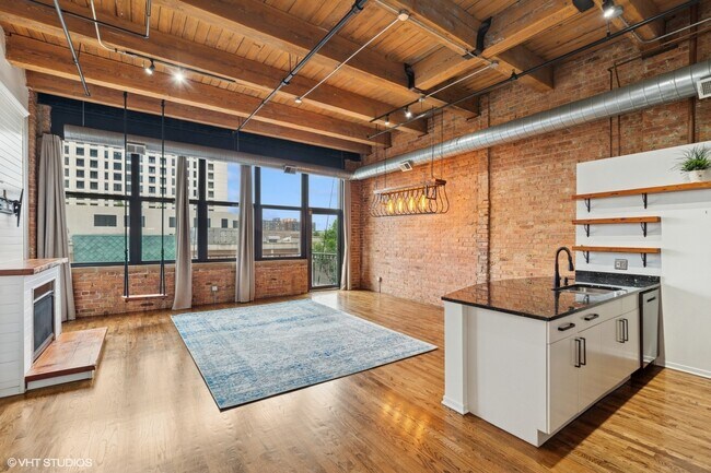 Building Photo - 1243 S Wabash Ave