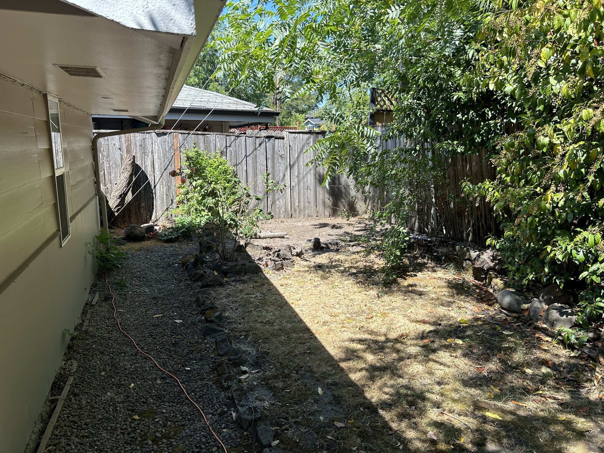 Building Photo - 3073 Alder St