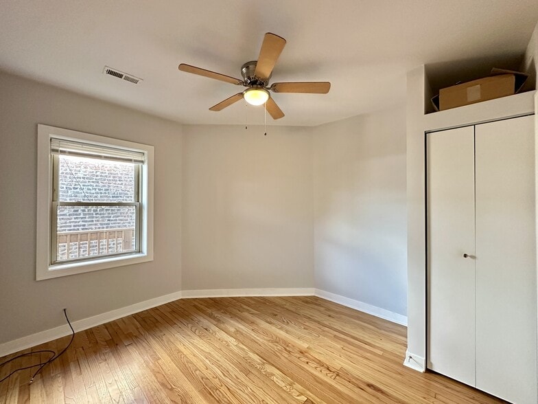 Building Photo - 2402 W Bryn Mawr Ave