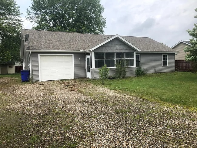 Primary Photo - 1487 Hillcrest Dr