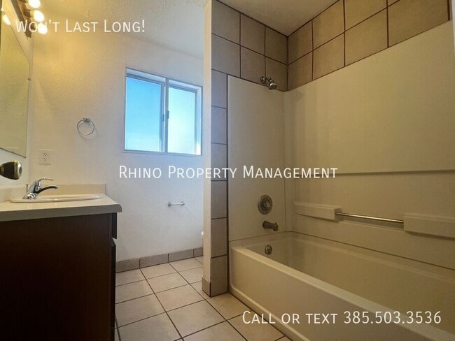 Building Photo - 463 N 1465 W