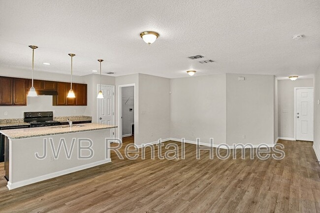 Building Photo - 1009 Kenmore St