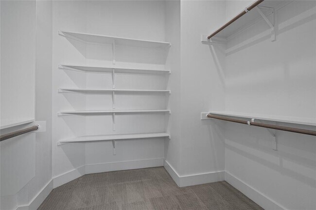 Building Photo - 409 Delmar Ave