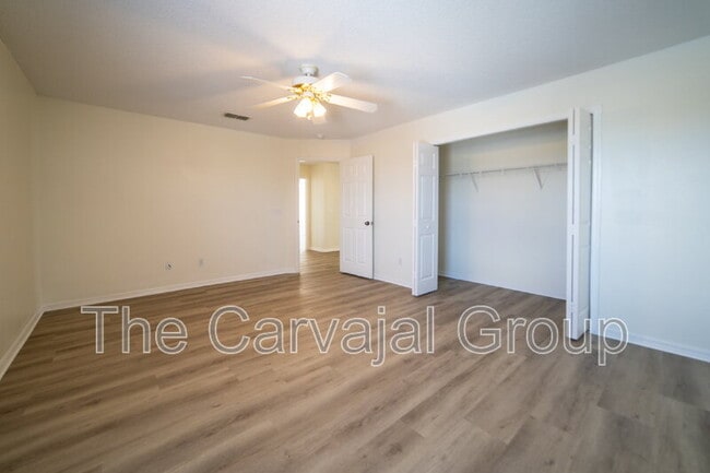 Building Photo - 1215 Kempton Chase Pkwy