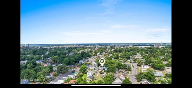 Building Photo - 609 N 10th St