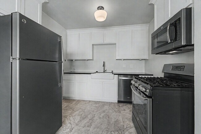 Building Photo - 1109