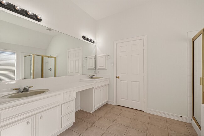 Building Photo - 2007 Baycliff Ct