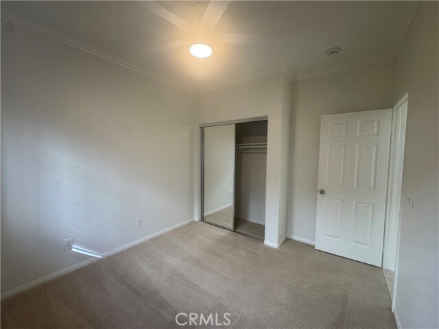 Building Photo - 27935 Hedgeline Dr