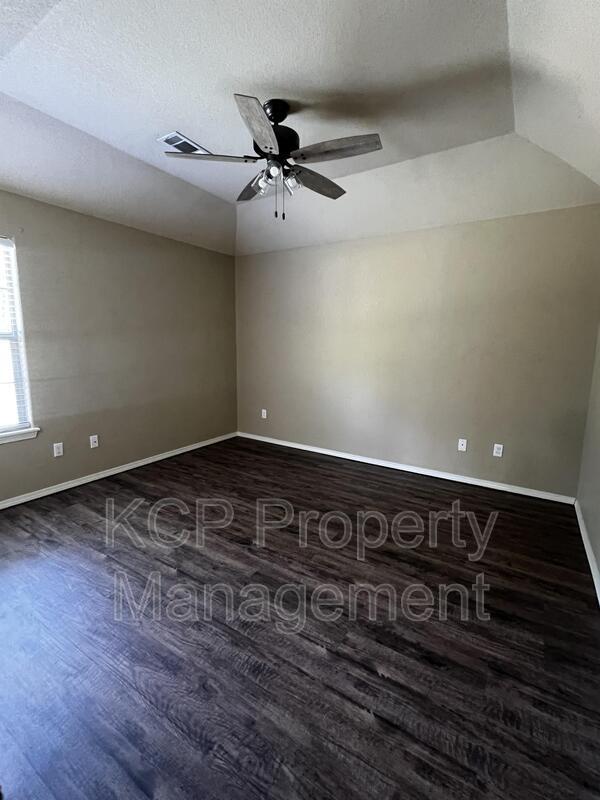 Building Photo - 2504 Ridgeway Ln