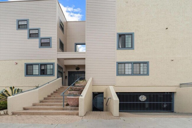Building Photo - 270 Dahlia Ave