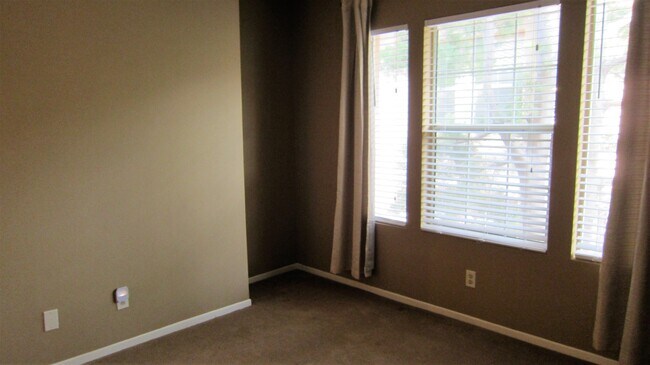 Building Photo - RANCHO BERNARDO - 2 BR RANCH BERNARDO CONDO WITH BEAUTIFUL VIEWS & RESORT STYLE AMENITIES & AC!