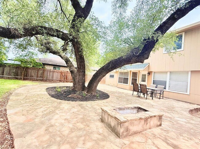 Building Photo - 1407 Deer Ledge Trail