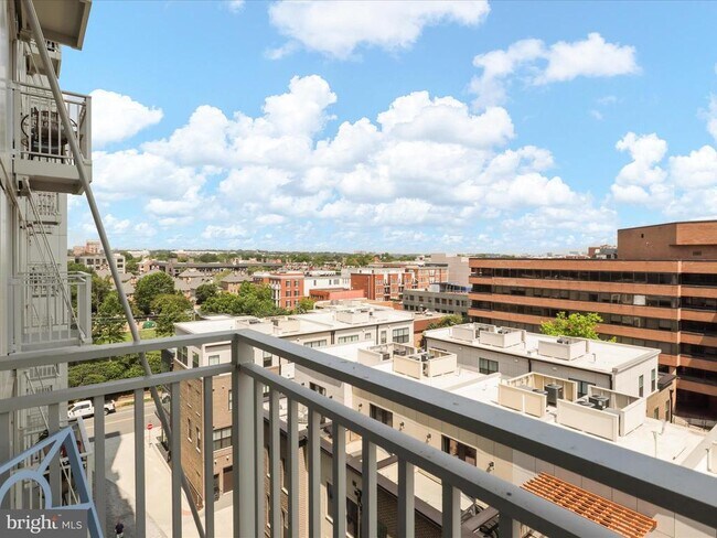 Building Photo - 925 N Fairfax St