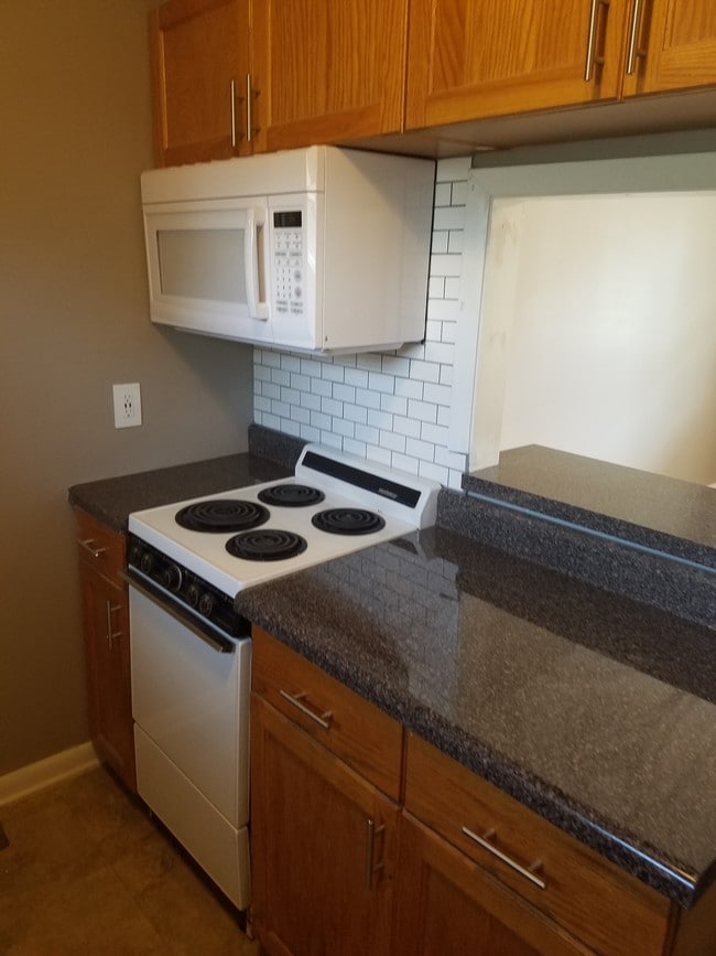 one bedroom kitchen - Frost Garden Apartments