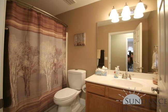 Building Photo - Beautiful 3 Bedroom Home in Niceville!