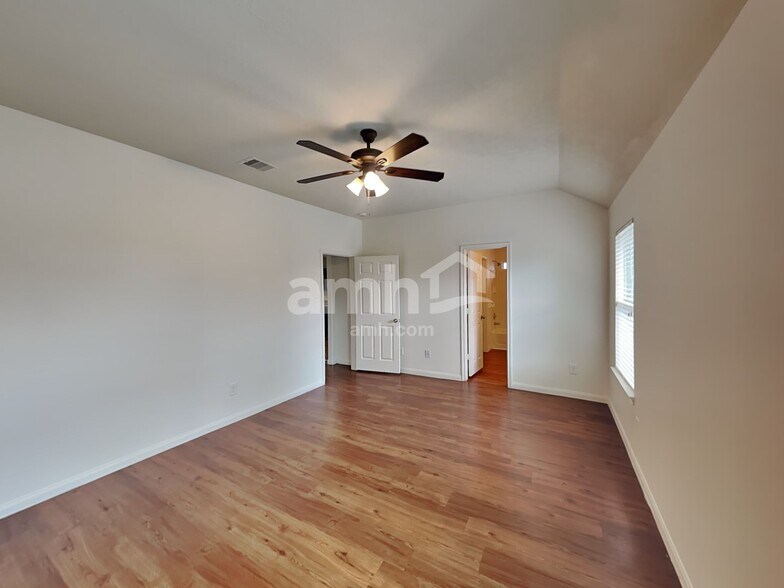 Building Photo - 22334 Queenbury Hills Dr