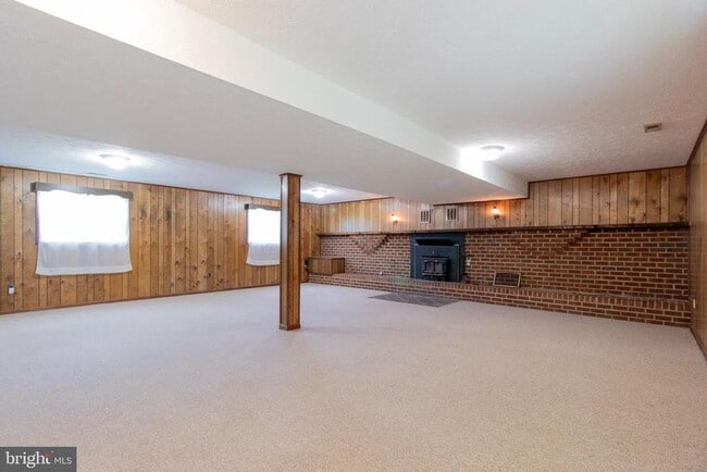 Building Photo - 5084 Sands Rd