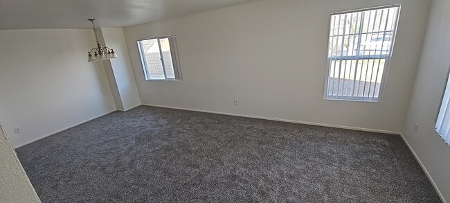 Building Photo - 38235 Armstrong Dr