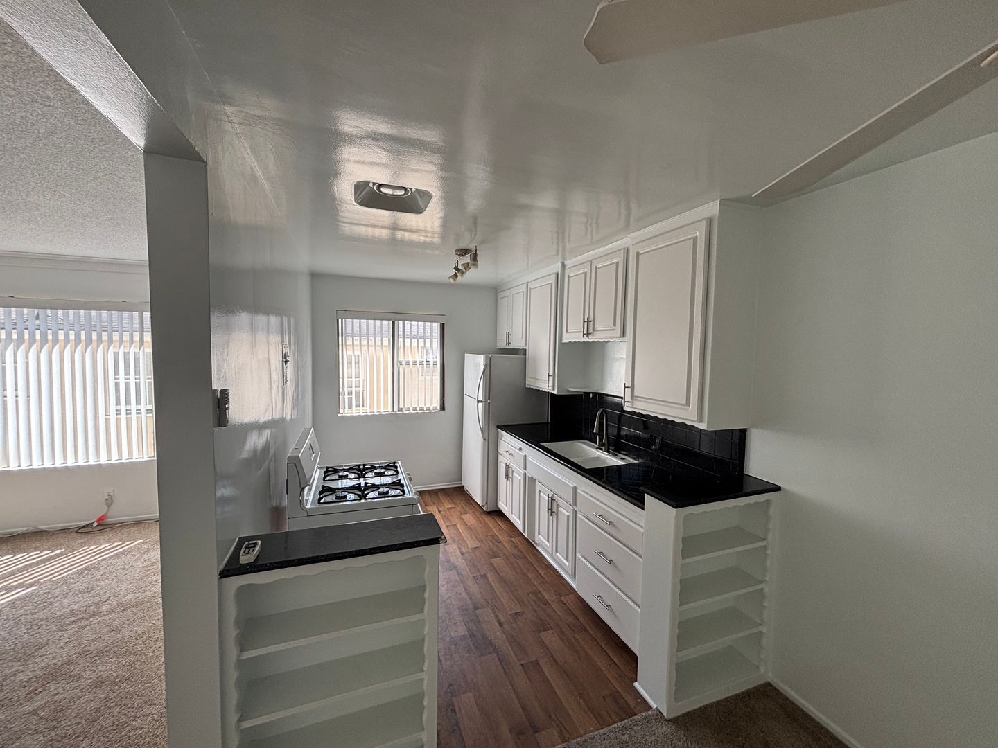 Interior Photo - 1254 Orange