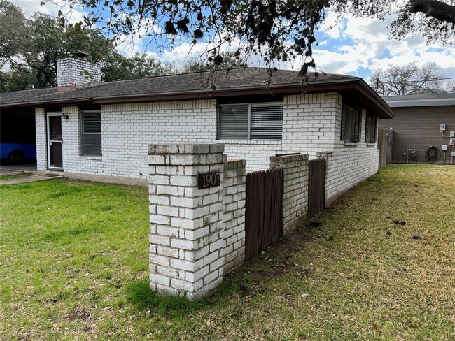 Building Photo - 1907 Rabb Rd