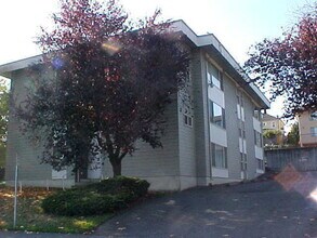 Building Photo - Bright & Updated 1-Bedroom, 1-Bath Unit with Modern Finishes
