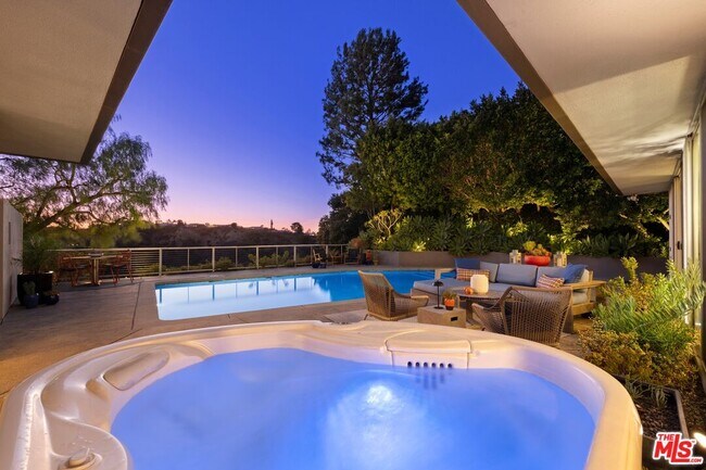 Building Photo - 3523 Beverly Ridge Dr