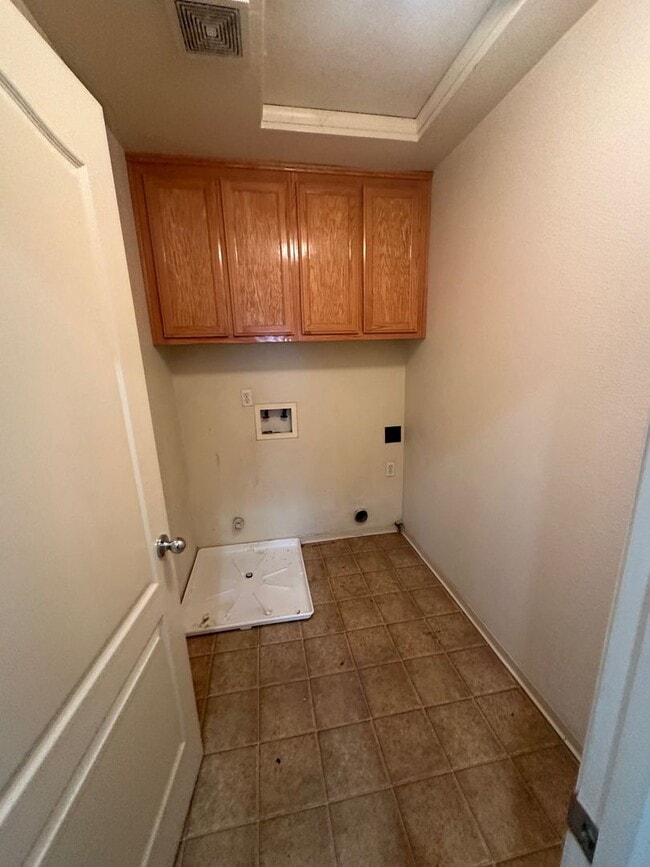 Building Photo - Spacious 2 Story Home In North Stockton