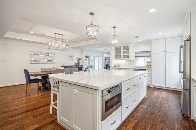 Building Photo - 6249 Olympia Dr