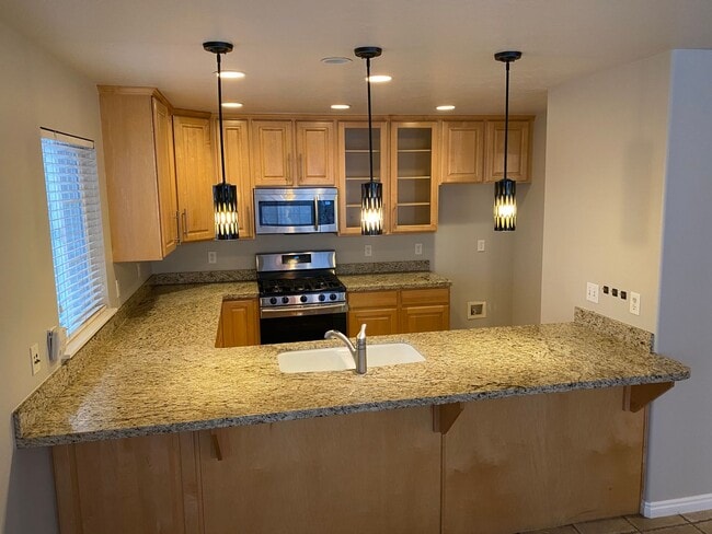 Building Photo - Nice home in great location