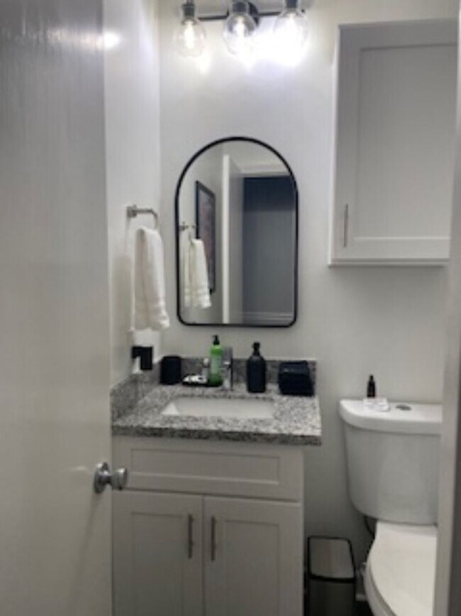 Building Photo - Great Home in Country Club Estates off Brentwood - Heart of South Baton Rouge