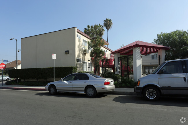 Primary Photo - Towne Square Apartments