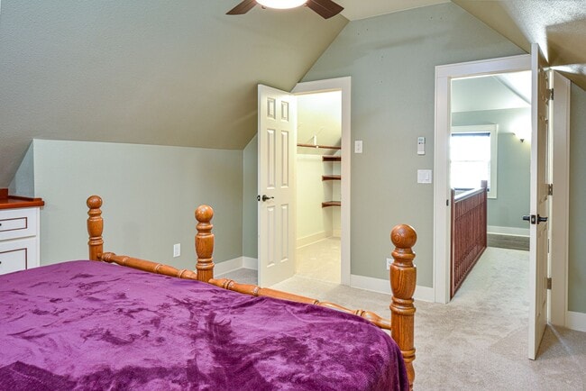 Building Photo - 4 Bedroom 2 Bathroom Home in Salem