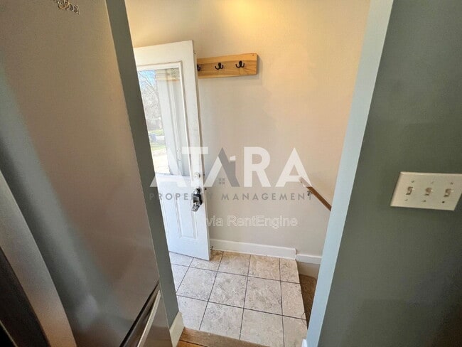 Building Photo - 2559 Wilmington Ave