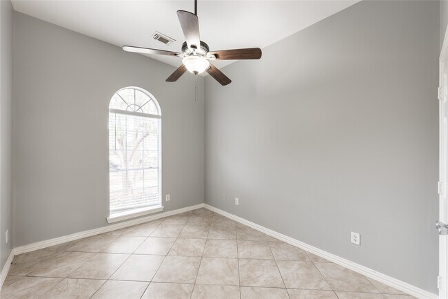 Building Photo - 6307 Pleasant Stream Dr