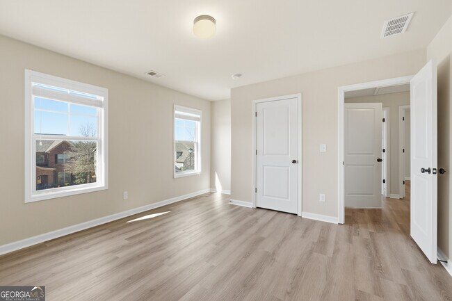 Building Photo - 4450 Pleasant Woods Dr