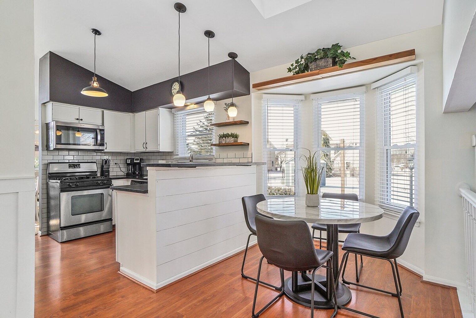 Building Photo - 1201 Easton Dr