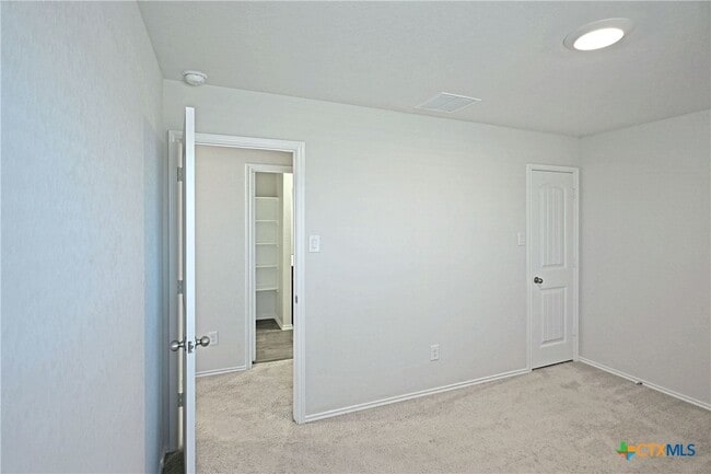 Building Photo - 884 Armadillo Dr