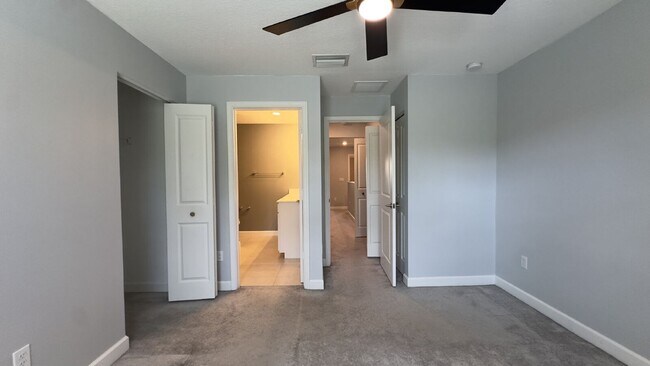 Building Photo - 4230 Napoli Lake Dr