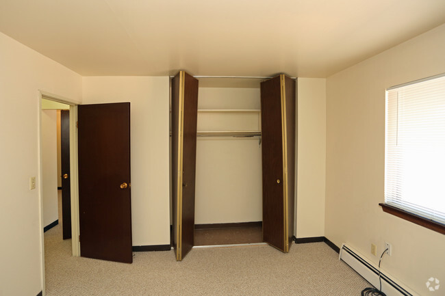 Bedroom - Maple Run