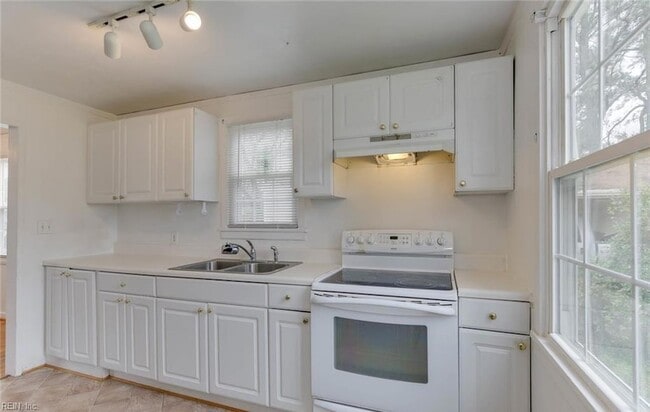 Building Photo - 106 Hodges Manor Rd